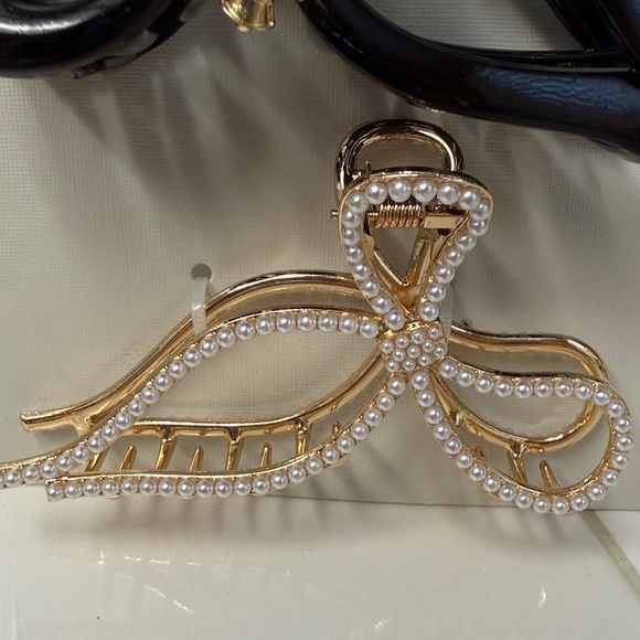 Gold and Black Bow Hair Clip Set - Picture 5 of 7